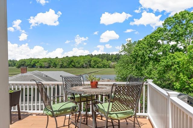 102 Riverside Circle, Marshfield, MA 02050