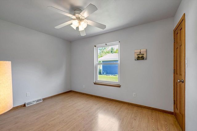 403 Poplar Grove DRIVE, Waterford, WI 53185