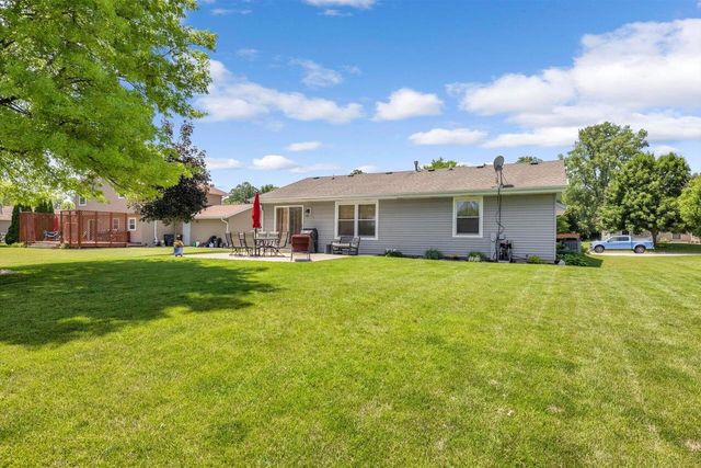 403 Poplar Grove DRIVE, Waterford, WI 53185