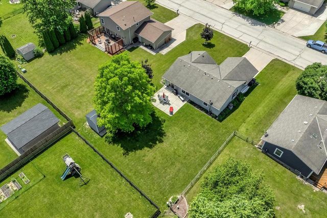 403 Poplar Grove DRIVE, Waterford, WI 53185