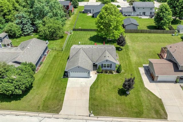 403 Poplar Grove DRIVE, Waterford, WI 53185