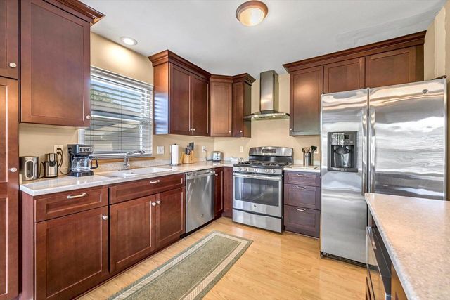 403 Poplar Grove DRIVE, Waterford, WI 53185