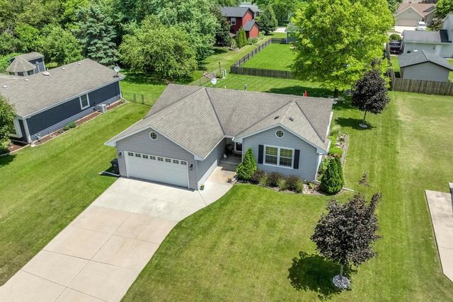 403 Poplar Grove DRIVE, Waterford, WI 53185