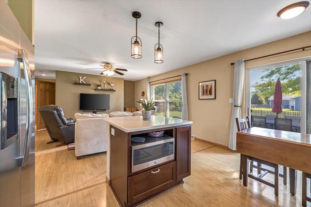 403 Poplar Grove DRIVE, Waterford, WI 53185
