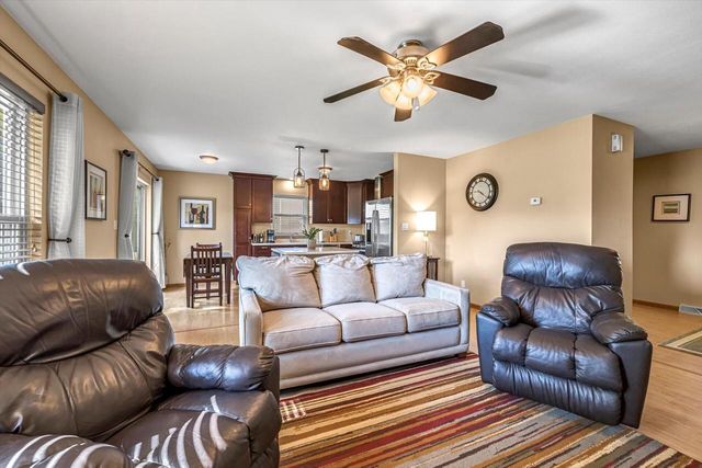 403 Poplar Grove DRIVE, Waterford, WI 53185