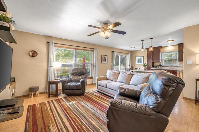 403 Poplar Grove DRIVE, Waterford, WI 53185
