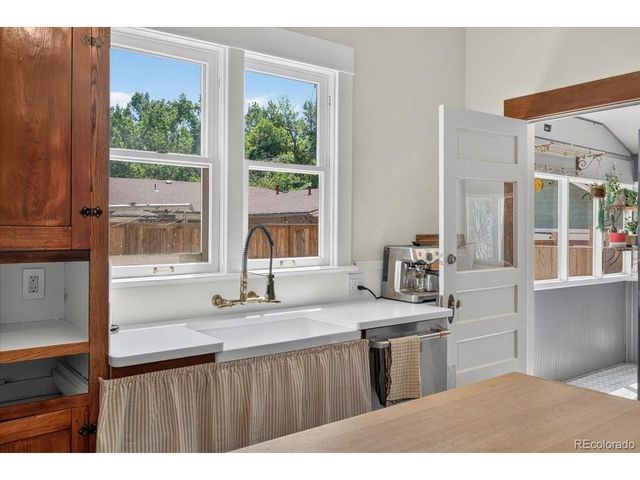 345 Mountain View Ave, Longmont, CO 80501