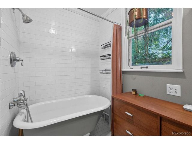 345 Mountain View Ave, Longmont, CO 80501