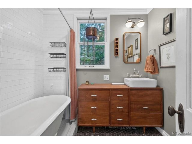 345 Mountain View Ave, Longmont, CO 80501