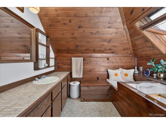 345 Mountain View Ave, Longmont, CO 80501