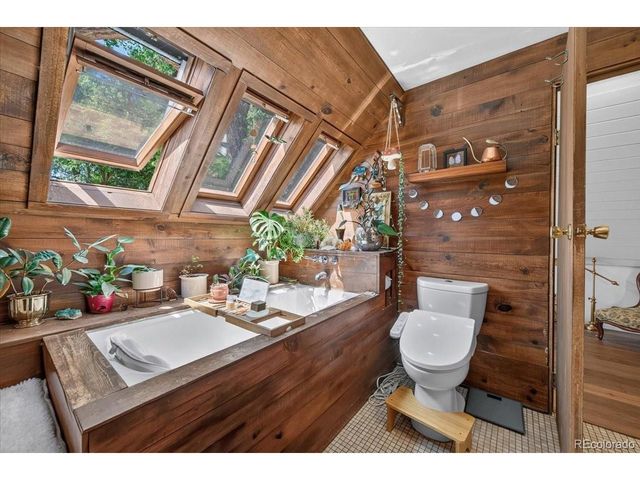 345 Mountain View Ave, Longmont, CO 80501