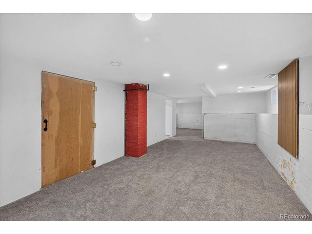 345 Mountain View Ave, Longmont, CO 80501