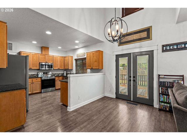 5524 AUSTIN Way, Eugene, OR 97402