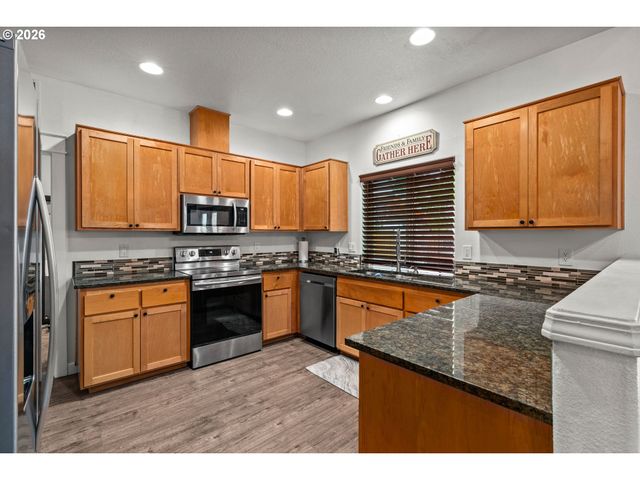 5524 AUSTIN Way, Eugene, OR 97402