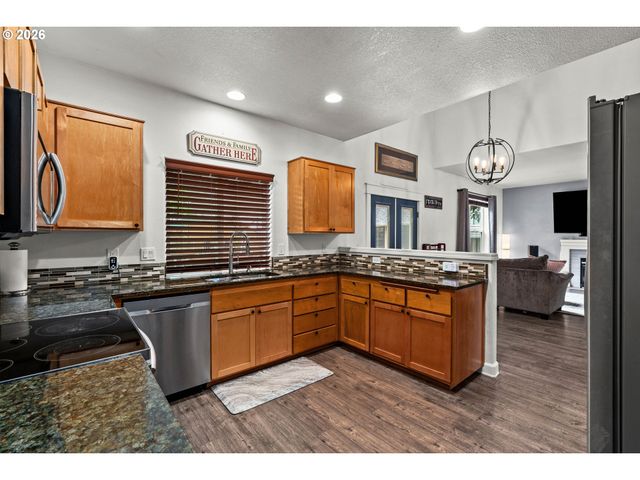 5524 AUSTIN Way, Eugene, OR 97402