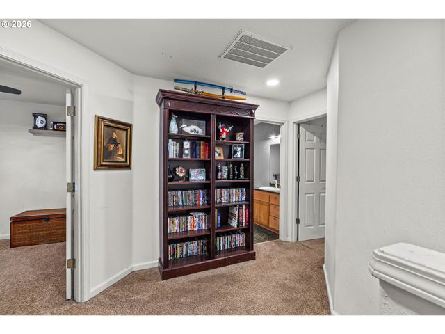 5524 AUSTIN Way, Eugene, OR 97402