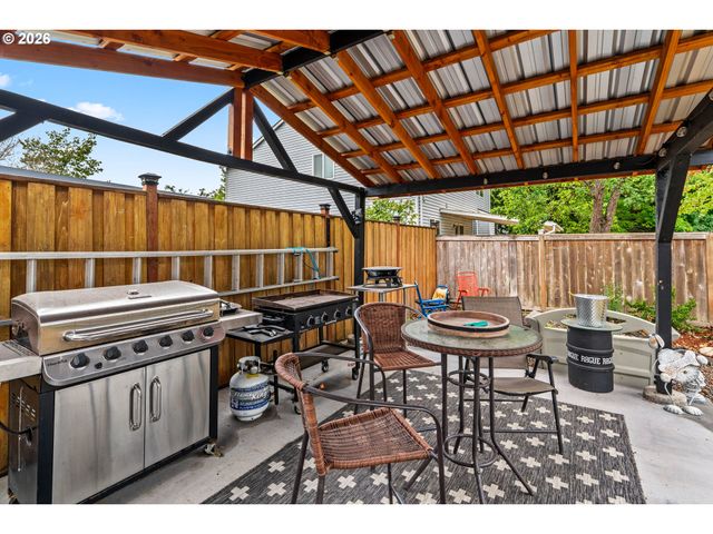5524 AUSTIN Way, Eugene, OR 97402