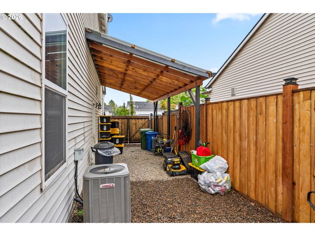 5524 AUSTIN Way, Eugene, OR 97402