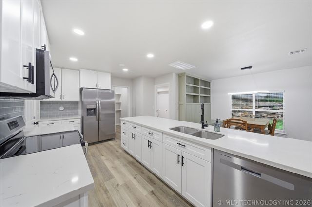 8431 S Sandusky Avenue, Tulsa, OK 74137