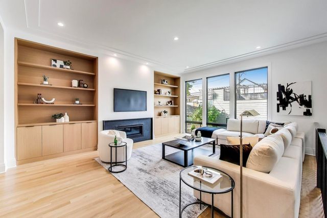 3846 N Bell Avenue, Chicago, IL 60618