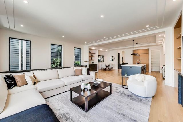 3846 N Bell Avenue, Chicago, IL 60618