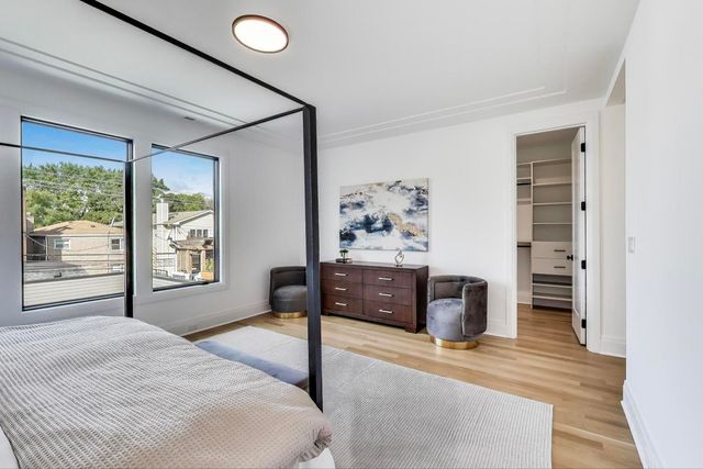 3846 N Bell Avenue, Chicago, IL 60618