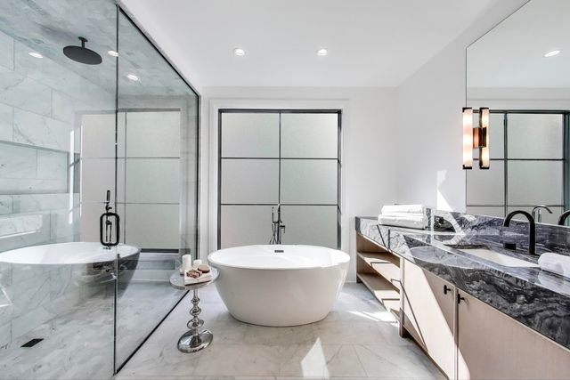 3846 N Bell Avenue, Chicago, IL 60618