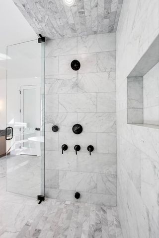 3846 N Bell Avenue, Chicago, IL 60618