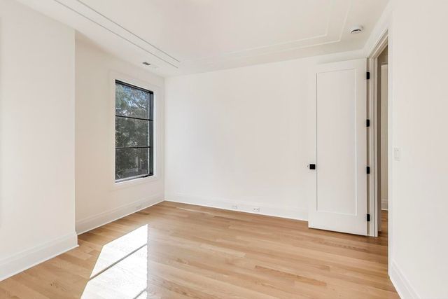 3846 N Bell Avenue, Chicago, IL 60618