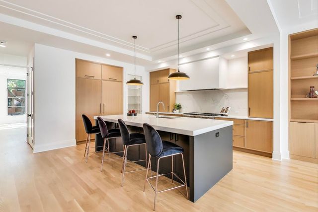 3846 N Bell Avenue, Chicago, IL 60618