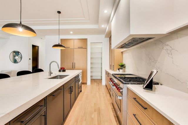 3846 N Bell Avenue, Chicago, IL 60618