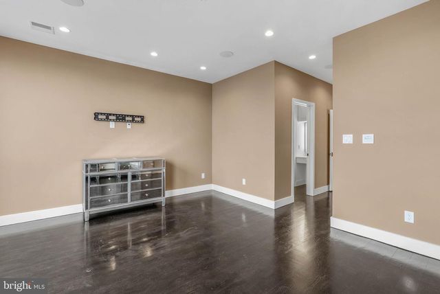 722 N 3RD ST, Philadelphia, PA 19123