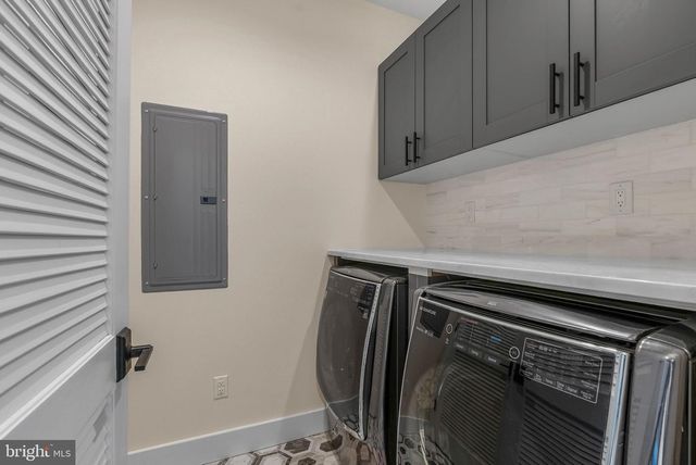 722 N 3RD ST, Philadelphia, PA 19123