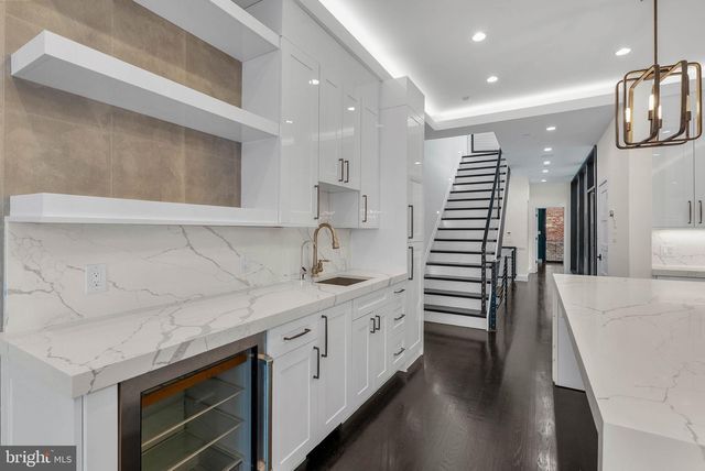 722 N 3RD ST, Philadelphia, PA 19123