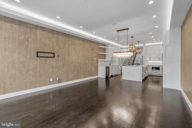 722 N 3RD ST, Philadelphia, PA 19123