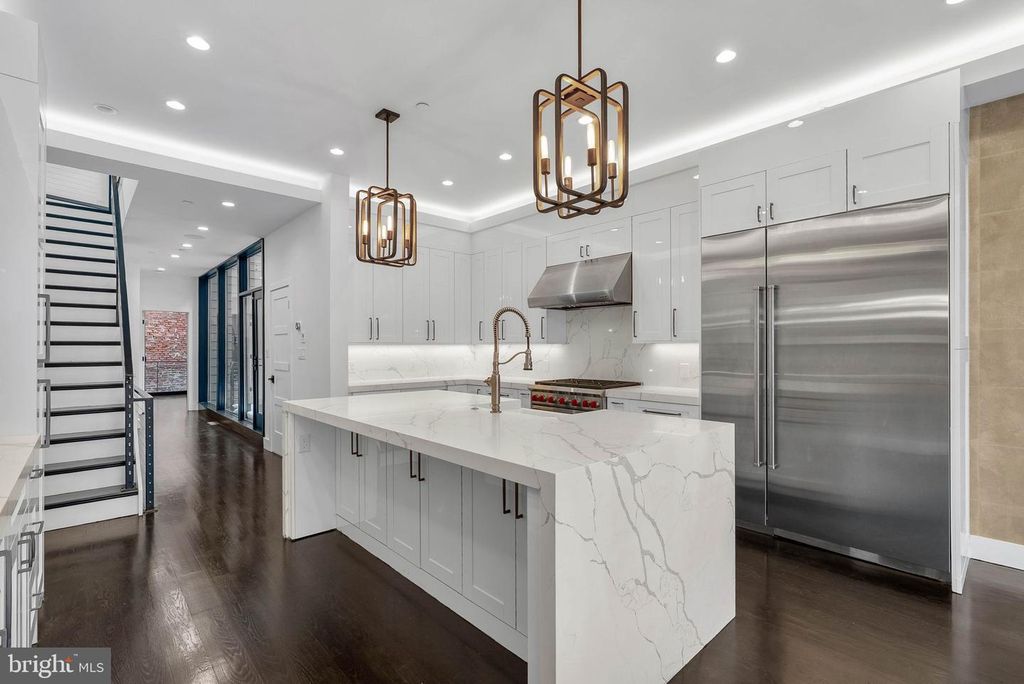 722 N 3RD ST, Philadelphia, PA 19123