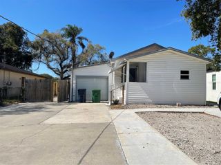 8708 N EDISON AVENUE B, Tampa, FL 33604