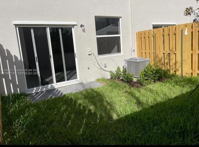 1718 SE 26th Ter, Homestead, FL 33035