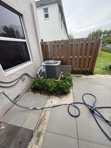 1718 SE 26th Ter, Homestead, FL 33035