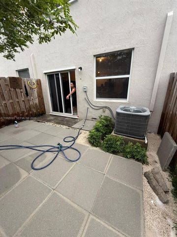 1718 SE 26th Ter, Homestead, FL 33035