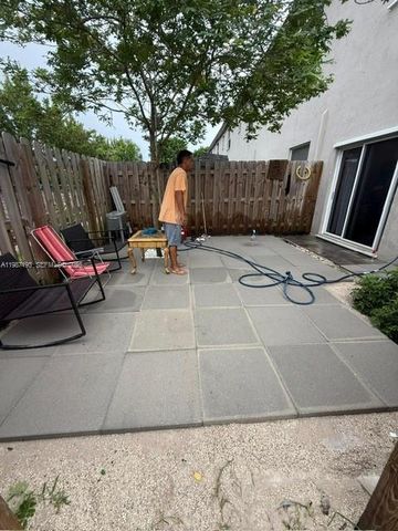 1718 SE 26th Ter, Homestead, FL 33035