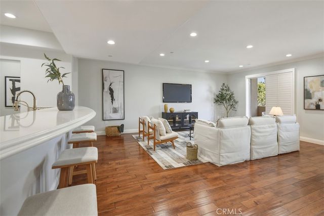 1835 S Barrington Avenue 203, Los Angeles, CA 90025