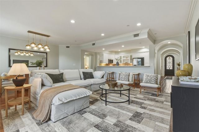 1835 S Barrington Avenue 203, Los Angeles, CA 90025