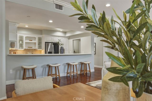 1835 S Barrington Avenue 203, Los Angeles, CA 90025