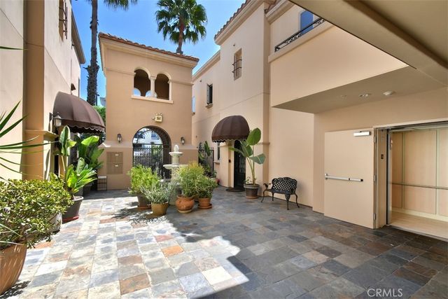 1835 S Barrington Avenue 203, Los Angeles, CA 90025