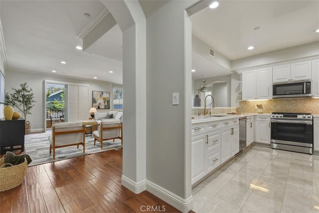 1835 S Barrington Avenue 203, Los Angeles, CA 90025