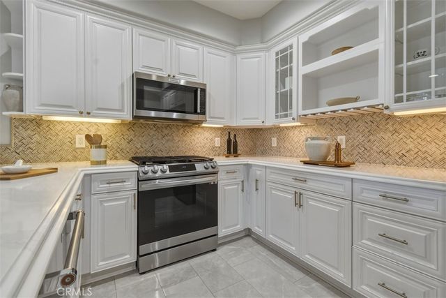1835 S Barrington Avenue 203, Los Angeles, CA 90025