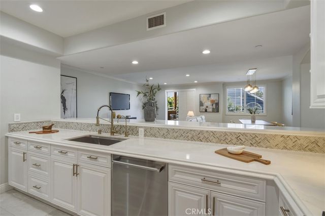 1835 S Barrington Avenue 203, Los Angeles, CA 90025