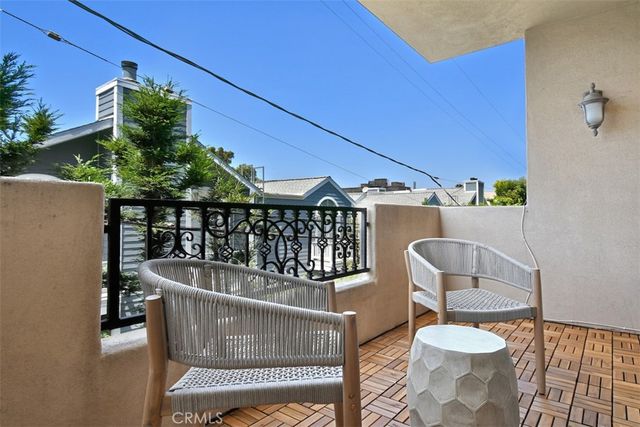 1835 S Barrington Avenue 203, Los Angeles, CA 90025