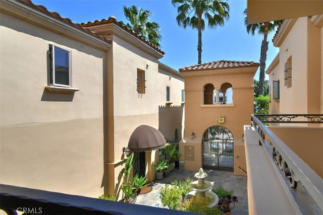 1835 S Barrington Avenue 203, Los Angeles, CA 90025